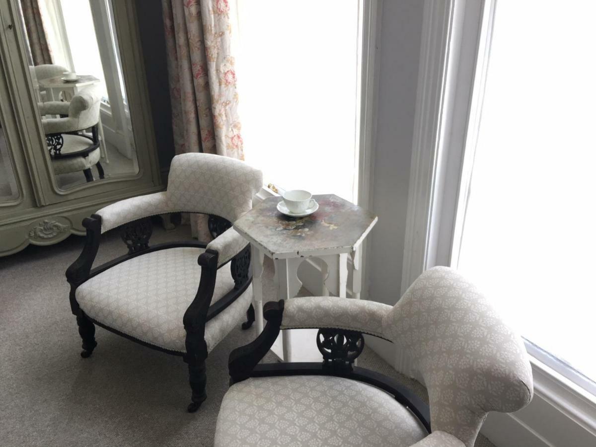 ヘイスティングス Anne'S House Bed & Breakfast エクステリア 写真