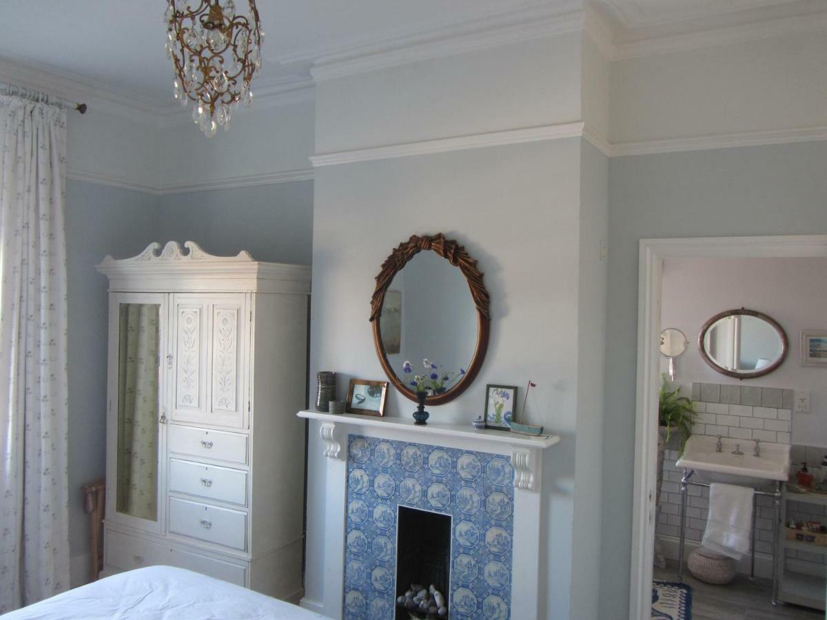 ヘイスティングス Anne'S House Bed & Breakfast エクステリア 写真